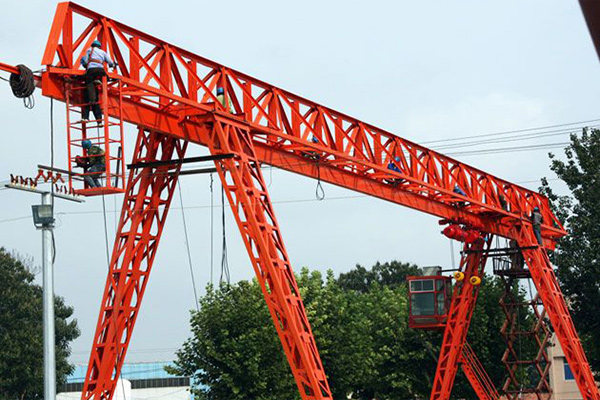 工程用单主梁吊钩门式起重机